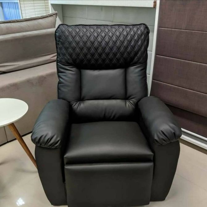 poltrona-do-papai-669-rondomoveis-korano-preto